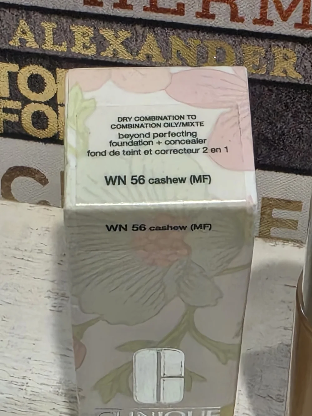 Clinique Beyond Perfecting Foundation + Concealer - Cashew (WN 56)